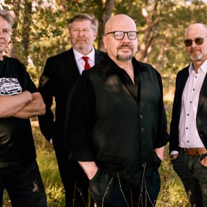 Väliaikatarjoilu - Leavings & Timo Rautiainen