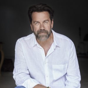 Väliaikatarjoilu - Mikko Kuustonen